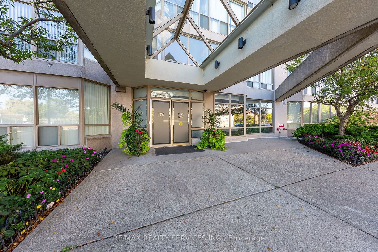 Cedar Gate II Condos, Richmond Hill, Toronto