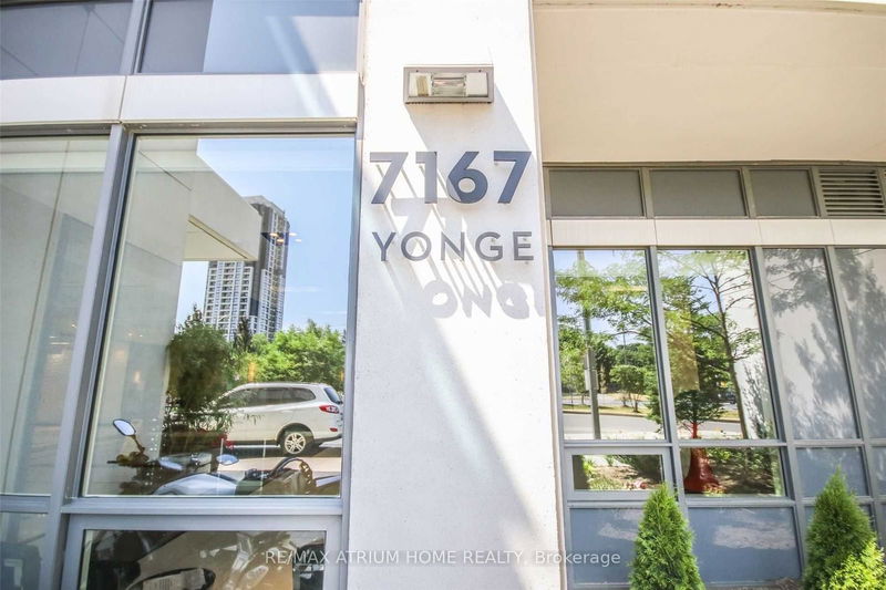 7167 Yonge St, unit 302 for rent