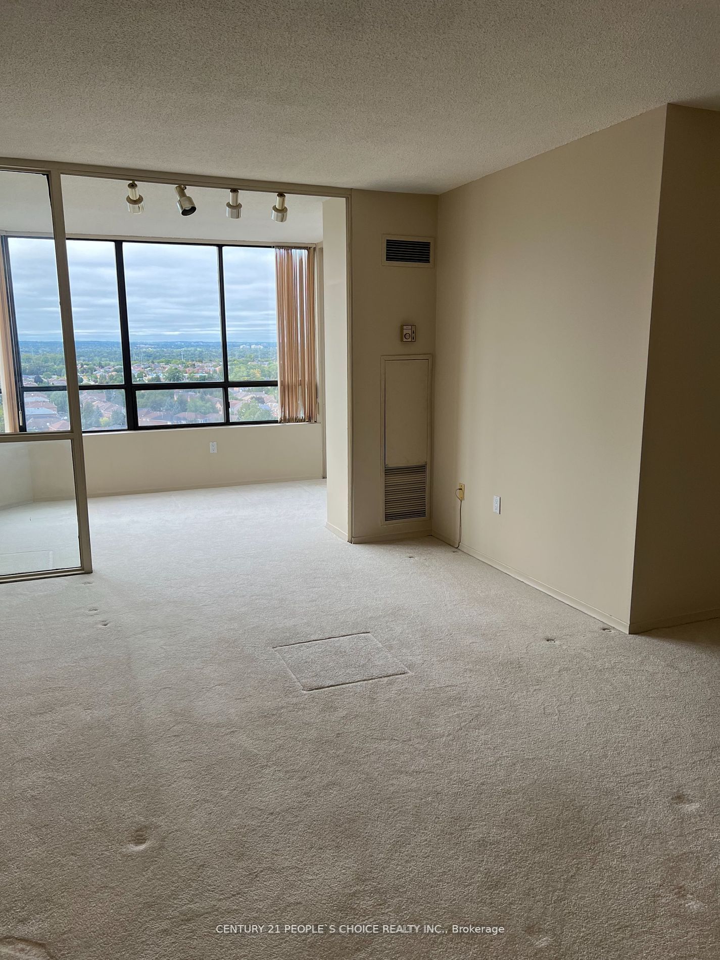 7601 Bathurst St, unit 1214 for rent