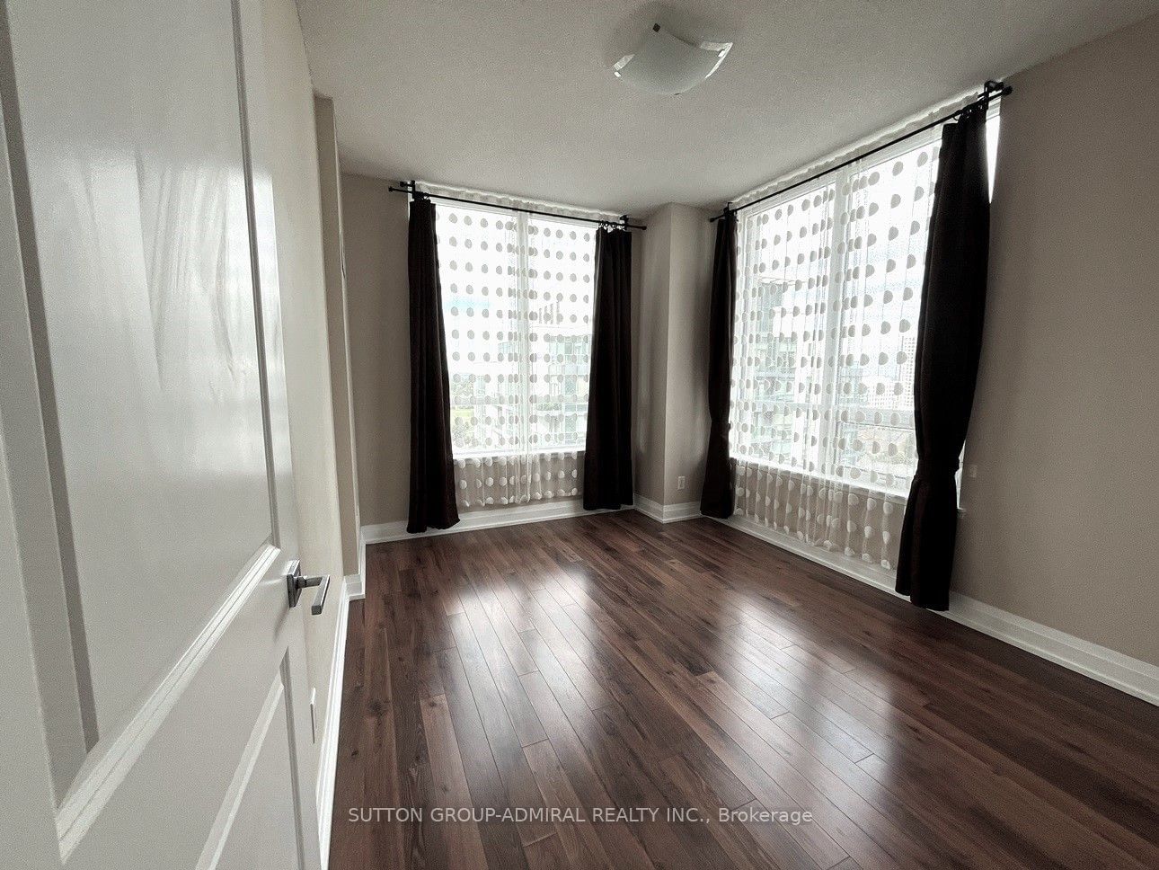 75 North Park, unit 1602 for rent