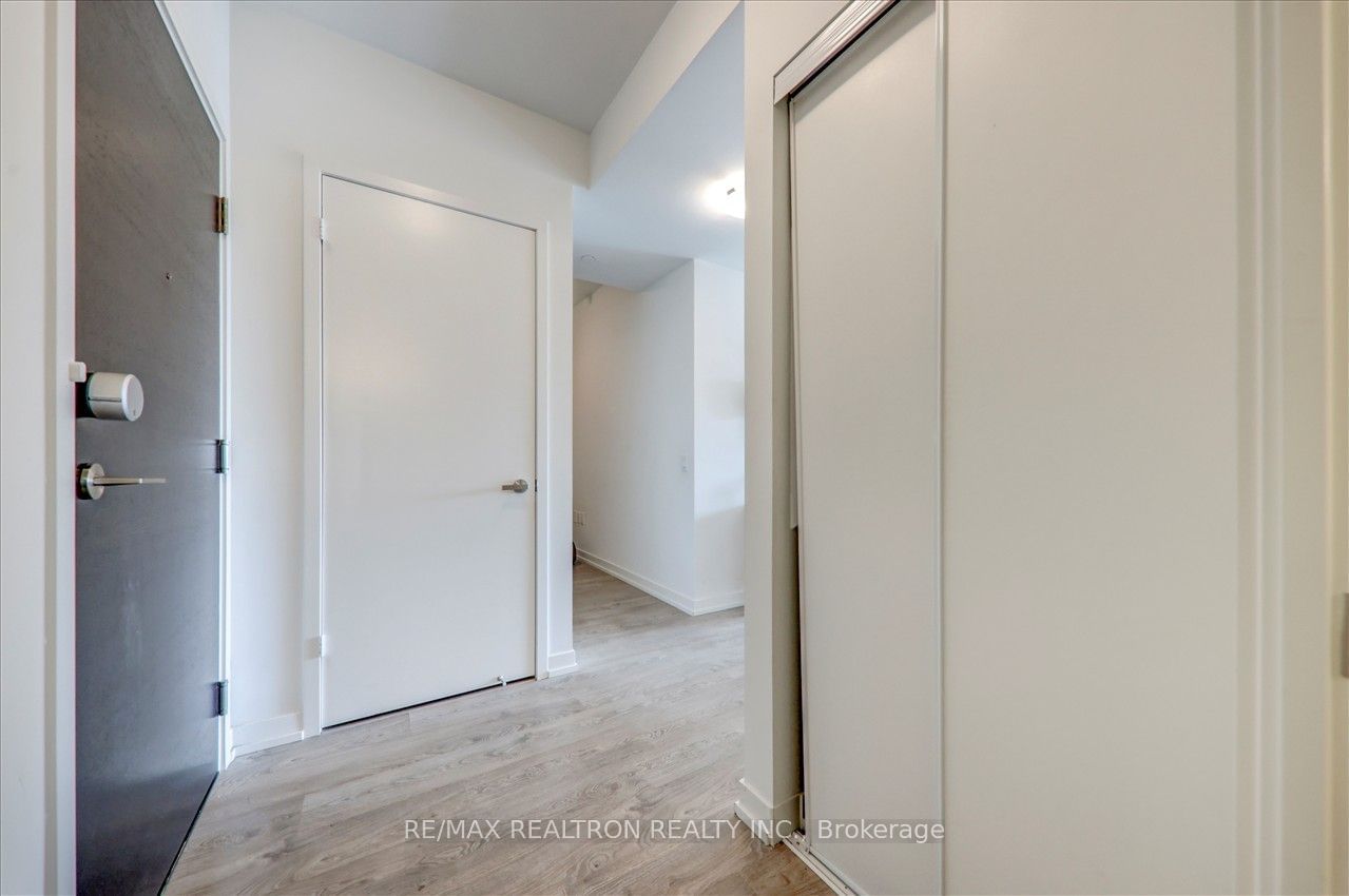 8868 Yonge St, unit 1505E for rent