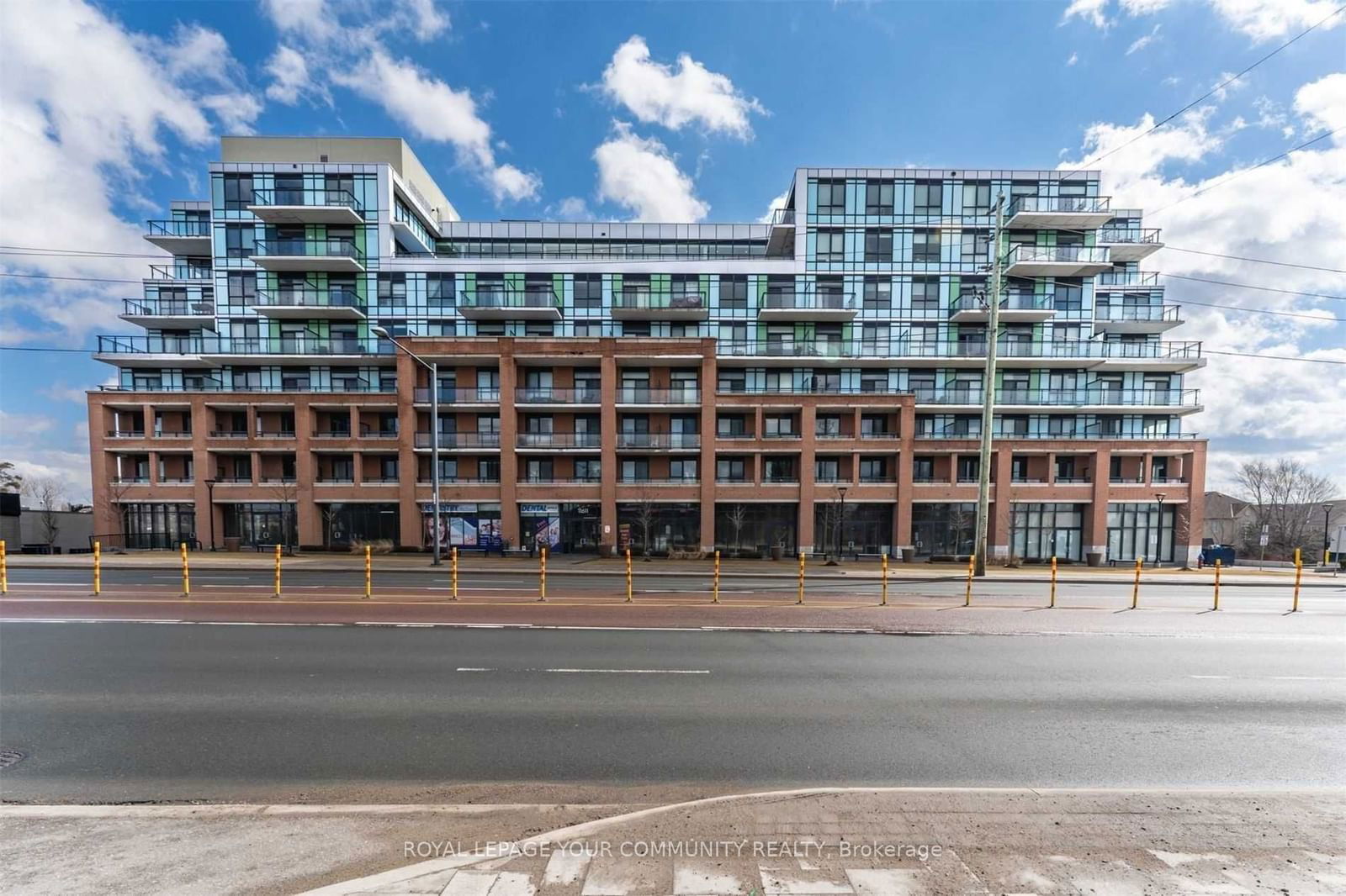 11611 Yonge St, unit 319 for sale