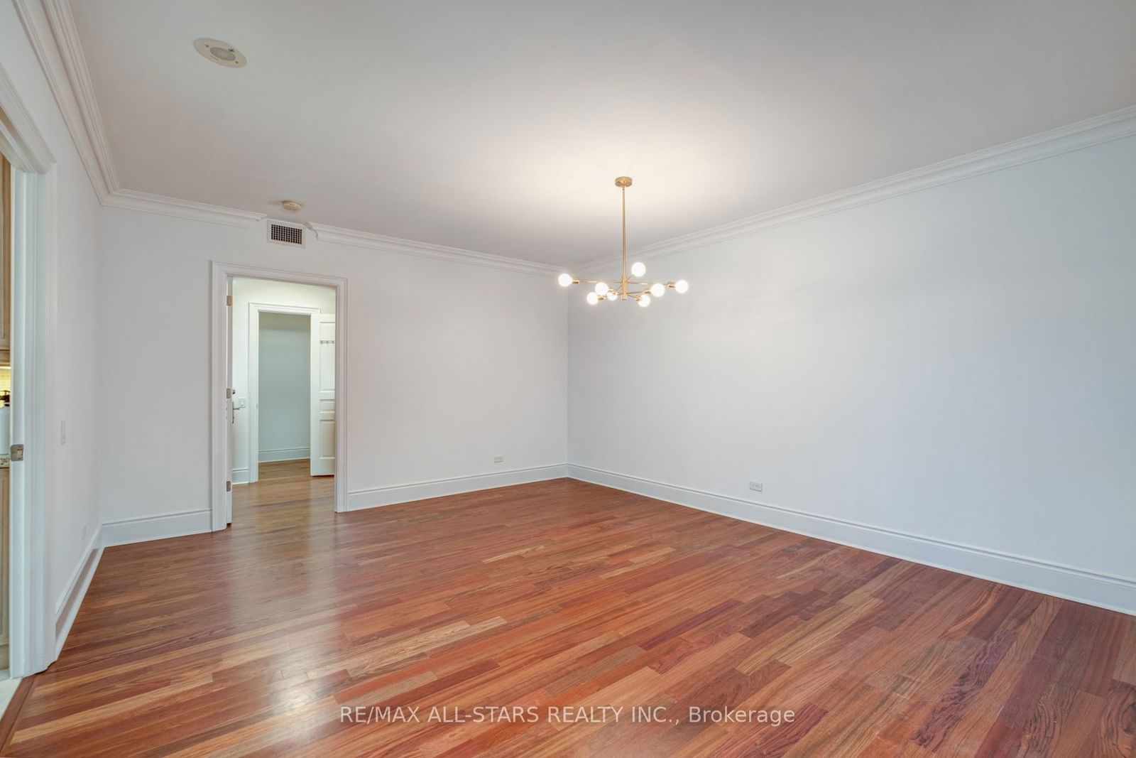 7071 Bayview Ave, unit 211 for rent