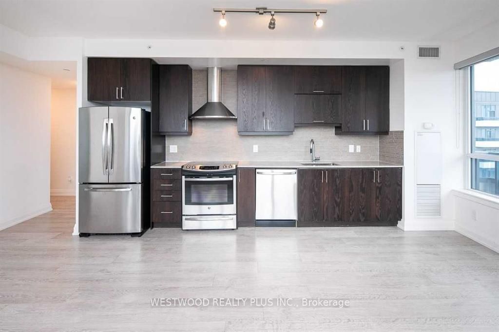 7161 Yonge St, unit Lph3-15 for rent