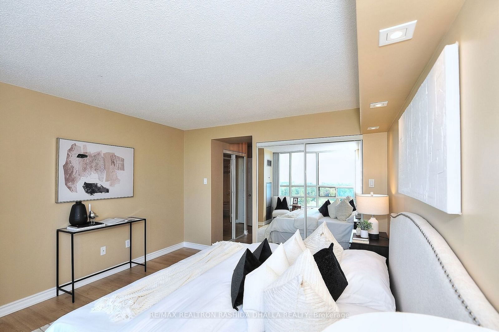 7805 Bayview Ave, unit 1003 for sale