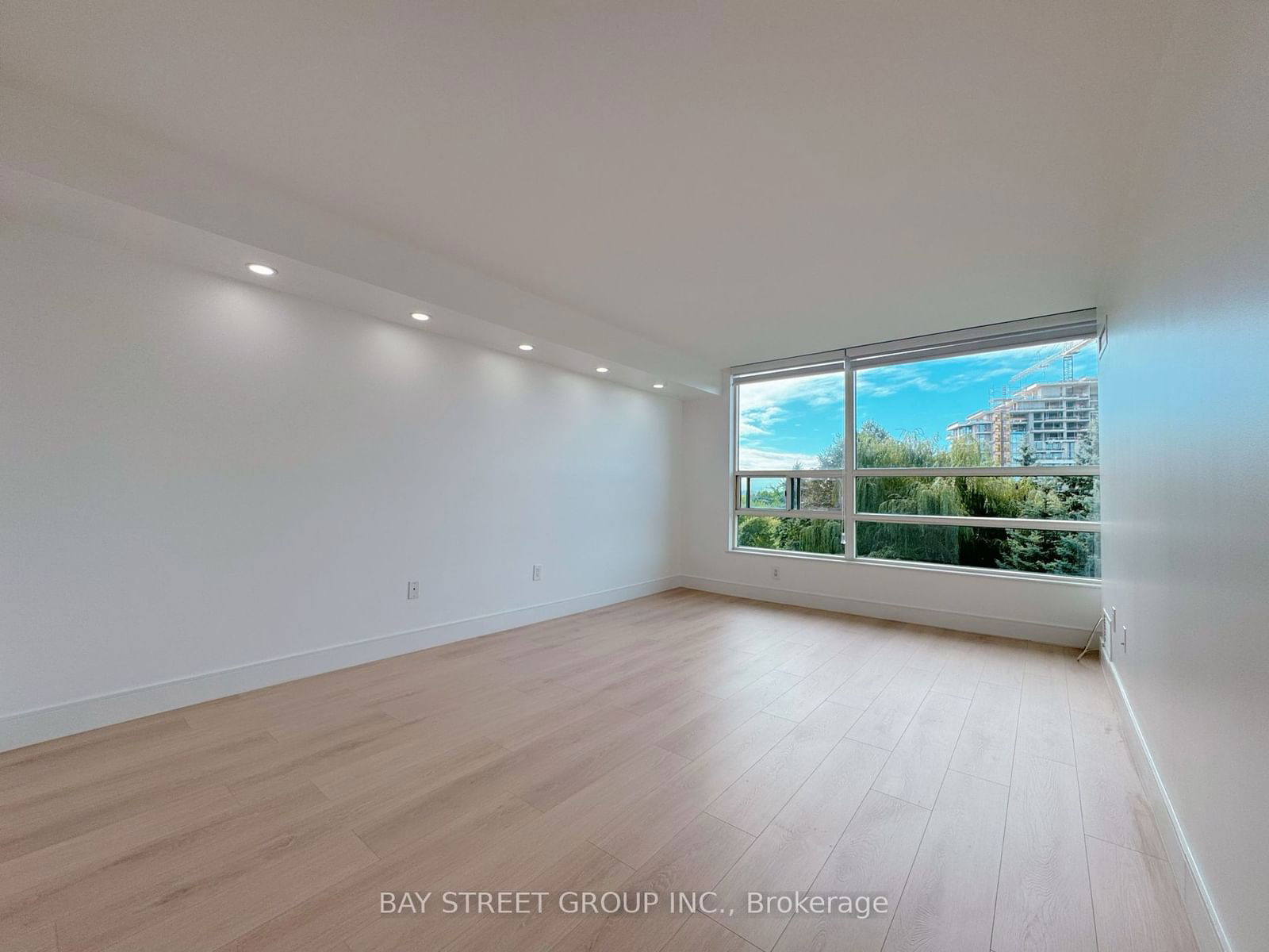 7905 Bayview Ave, unit 519 for sale