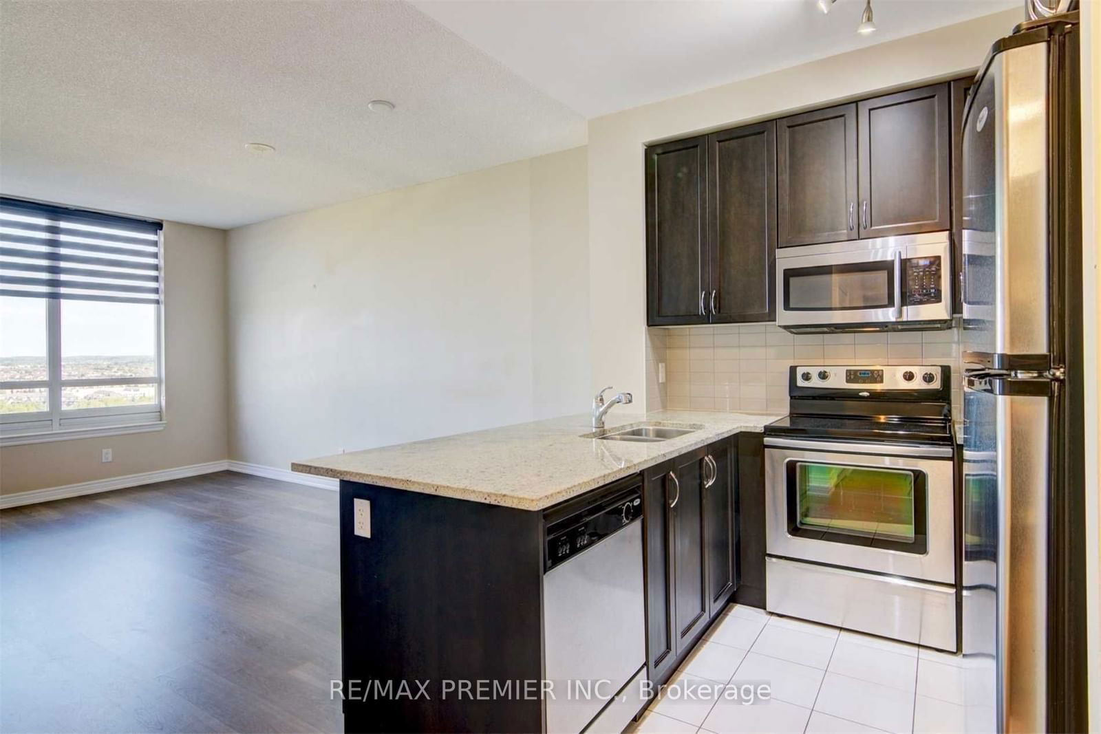 9245 Jane St, unit 1612 for rent