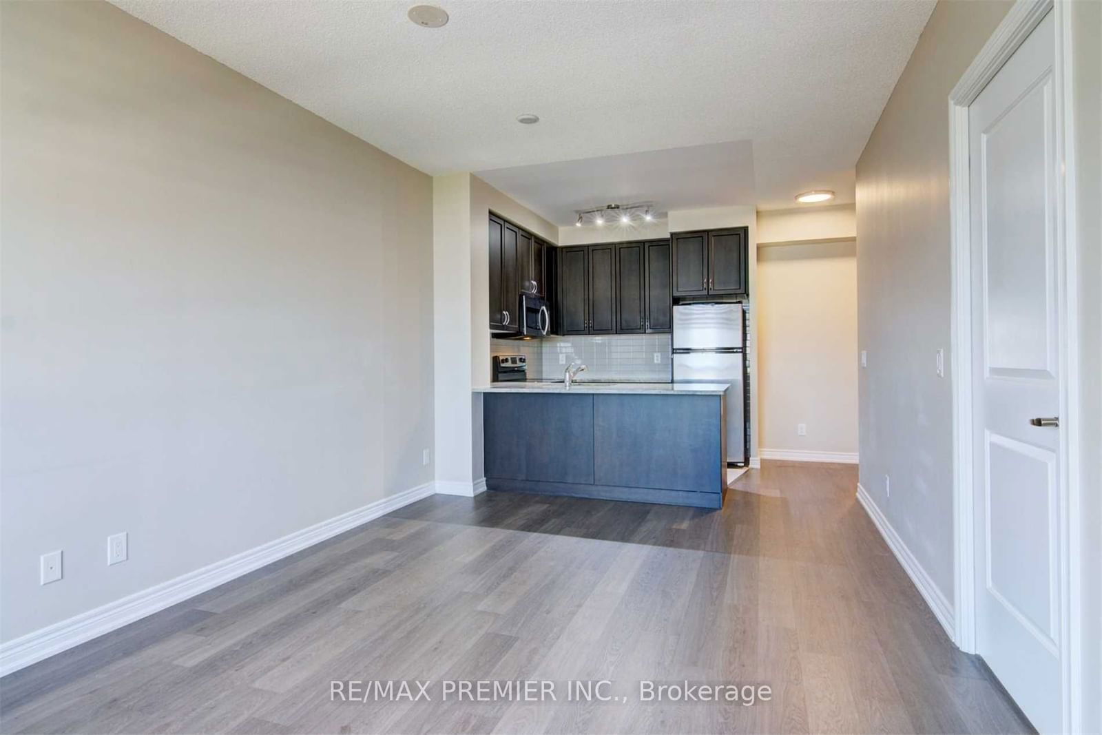 9245 Jane St, unit 1612 for rent