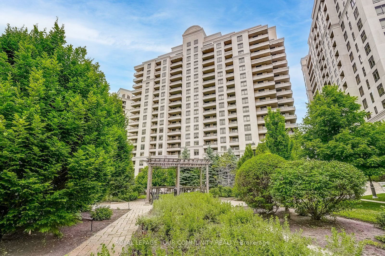 9245 Jane St, unit 505 for sale