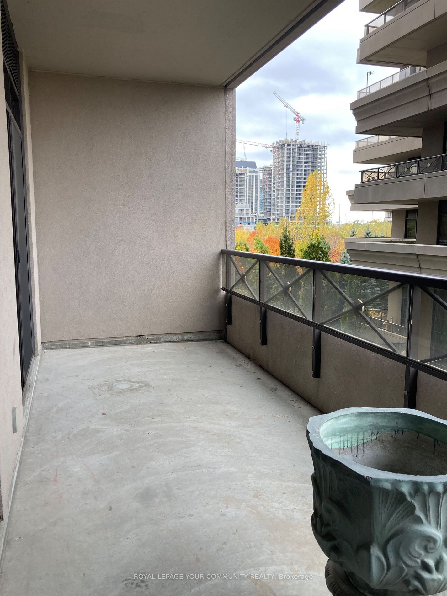 9255 Jane St, unit 201 for rent