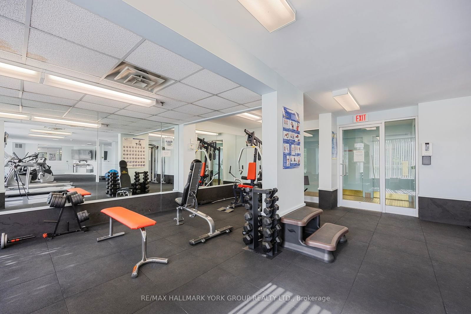 14924 Yonge St, unit 205 for sale