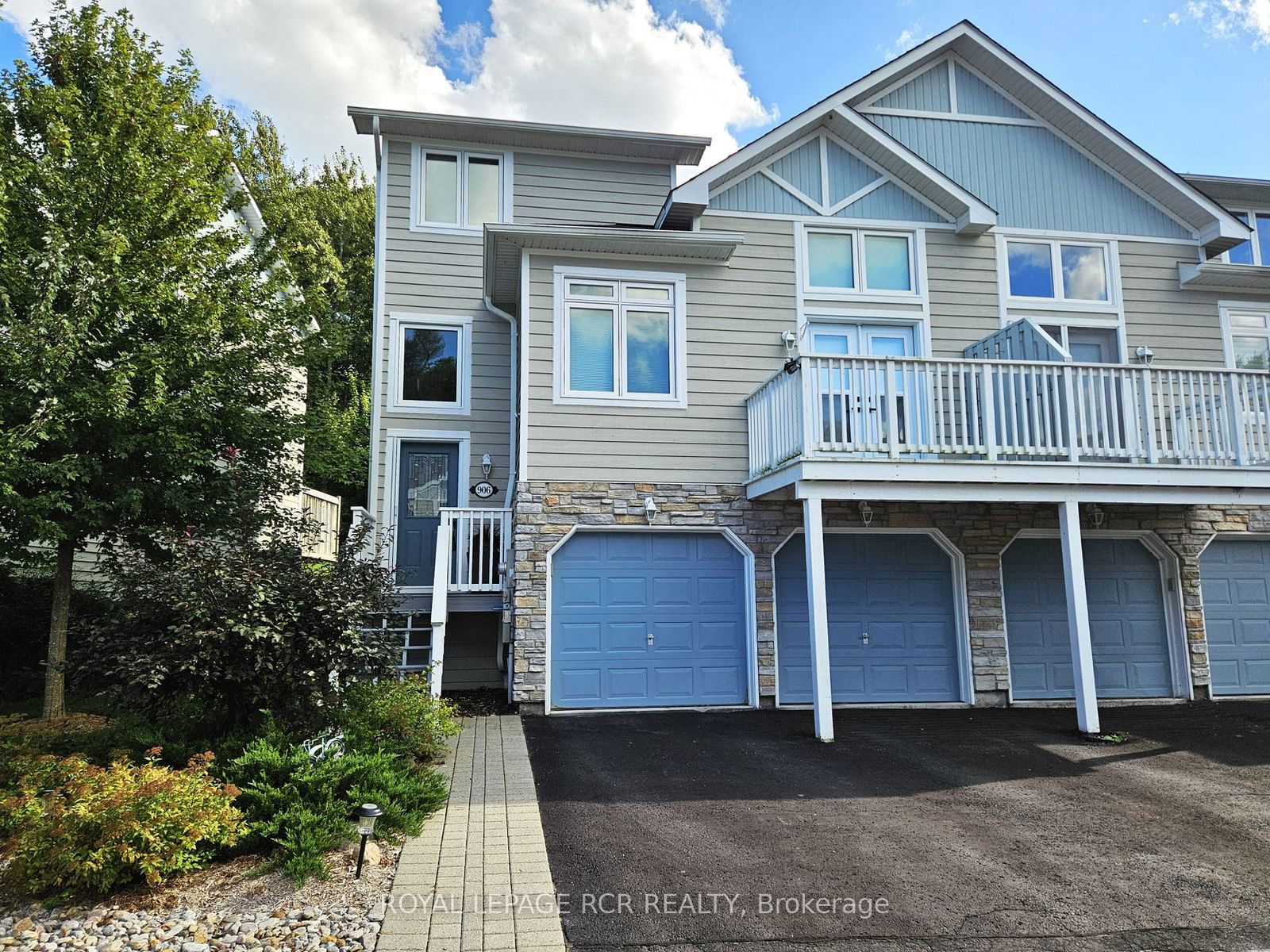 On Bogart Pond Townhomes, Newmarket, Toronto