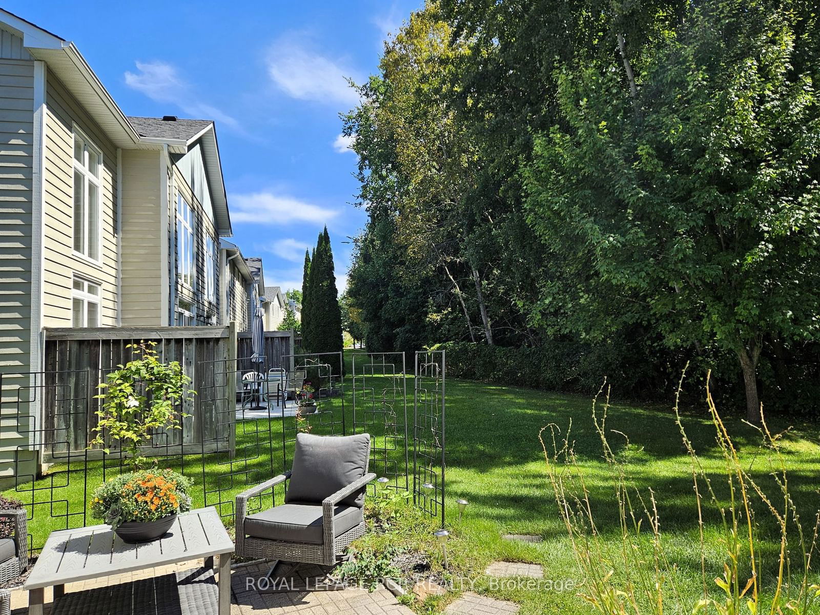 On Bogart Pond Townhomes, Newmarket, Toronto