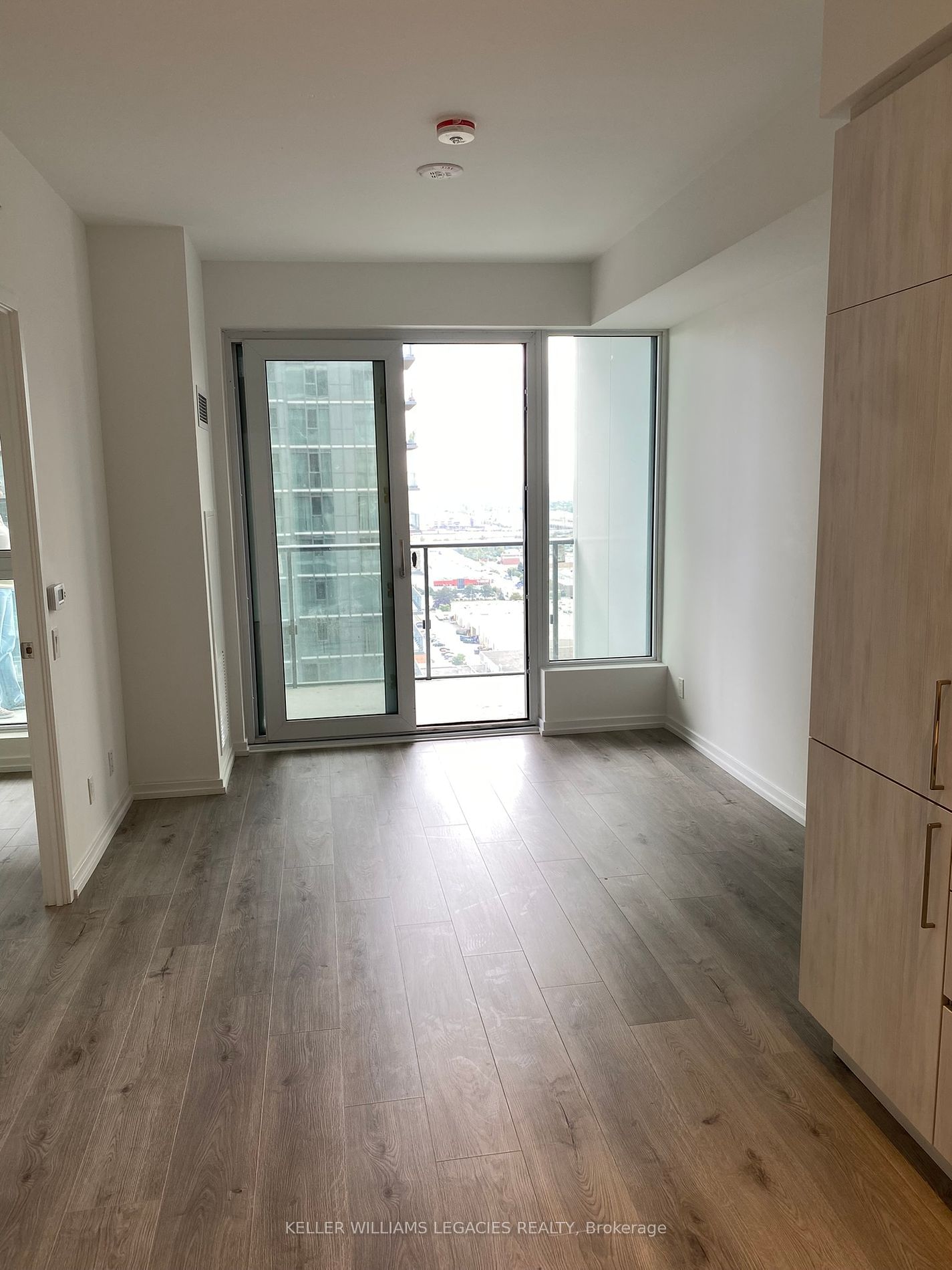 7890 Jane St, unit 2810 for rent