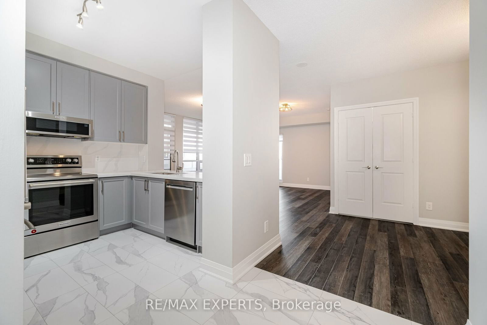 9245 Jane St, unit 905 for rent