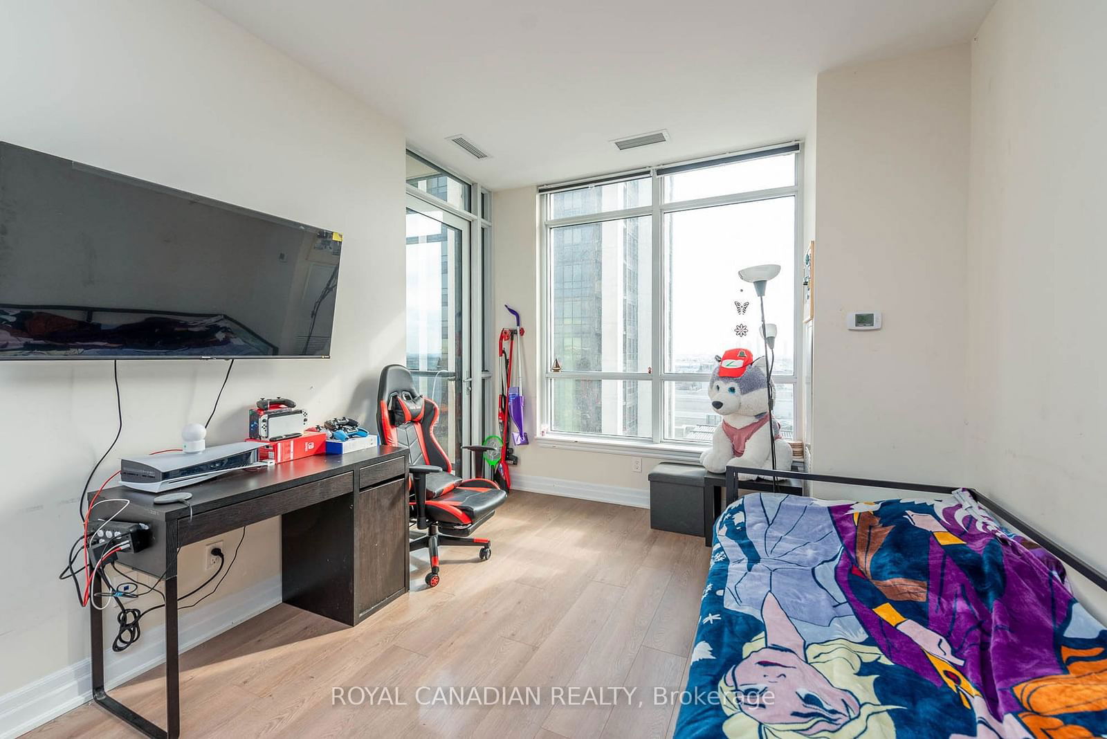 9085 Jane St, unit 1007 for sale