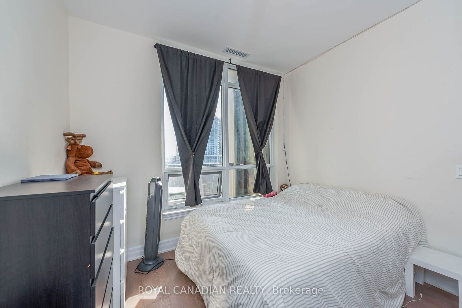 9085 Jane St, unit 1007 for sale