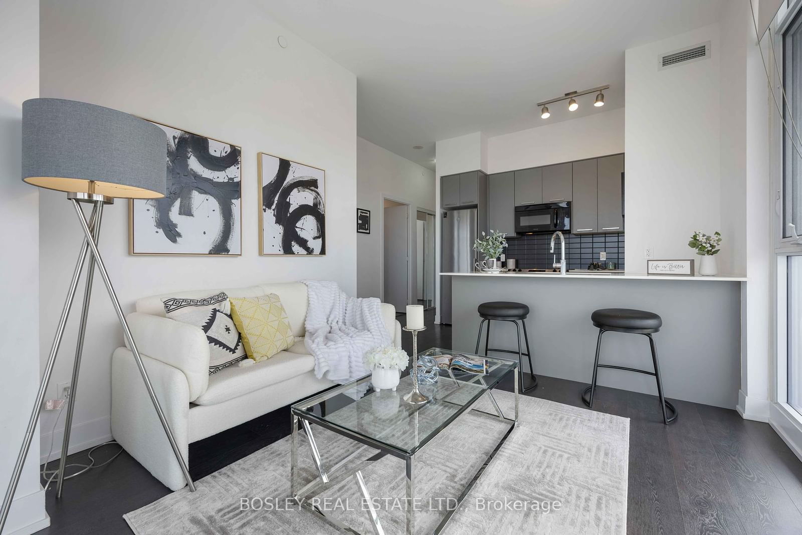 9471 Yonge St, unit 341 for sale