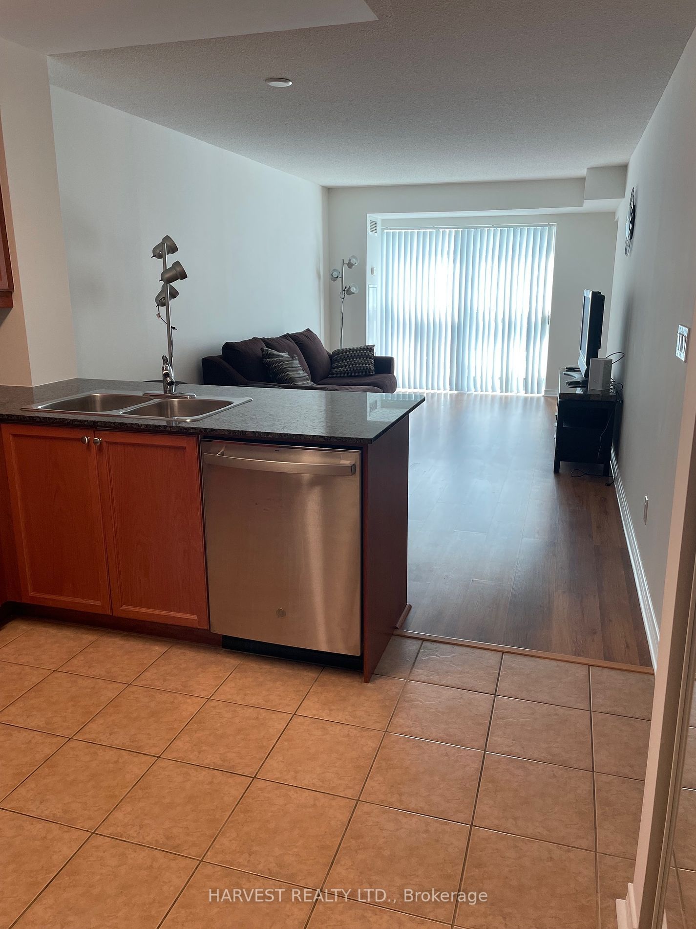 185 Oneida Cres, unit 809 for rent