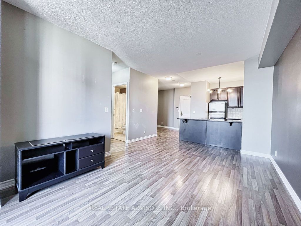 9225 Jane St, unit 1211 for sale