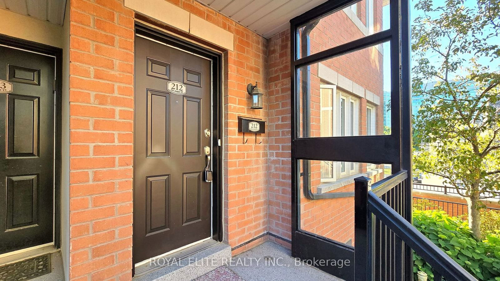 308 John St, unit 212 for rent