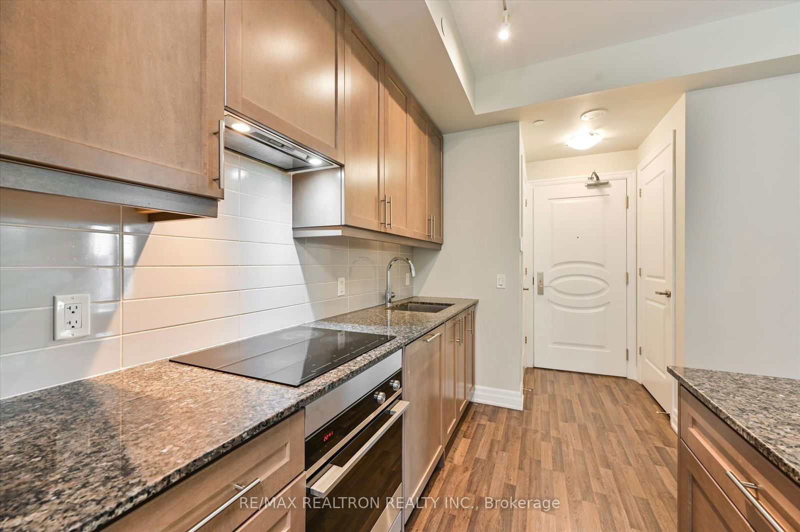 9085 Jane St, unit 304 for rent