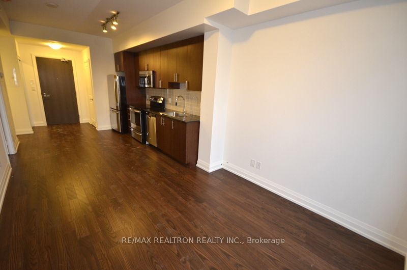 7171 Yonge St, unit 512 for rent