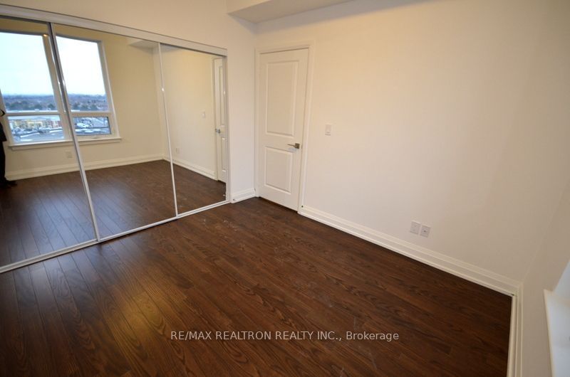 7171 Yonge St, unit 512 for rent