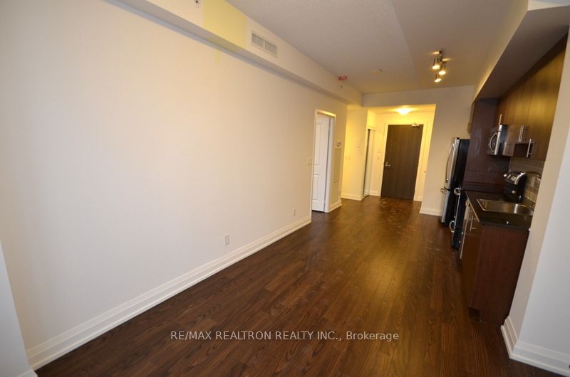 7171 Yonge St, unit 512 for rent