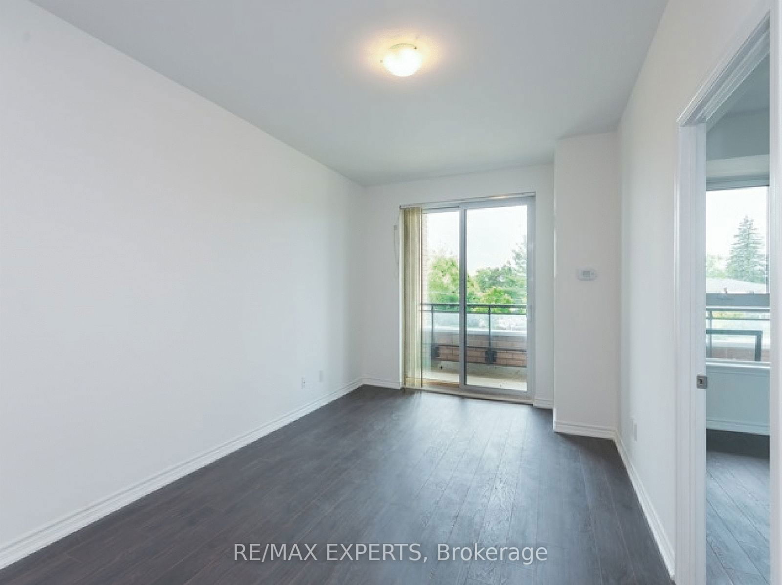 11611 Yonge St, unit 216 for rent