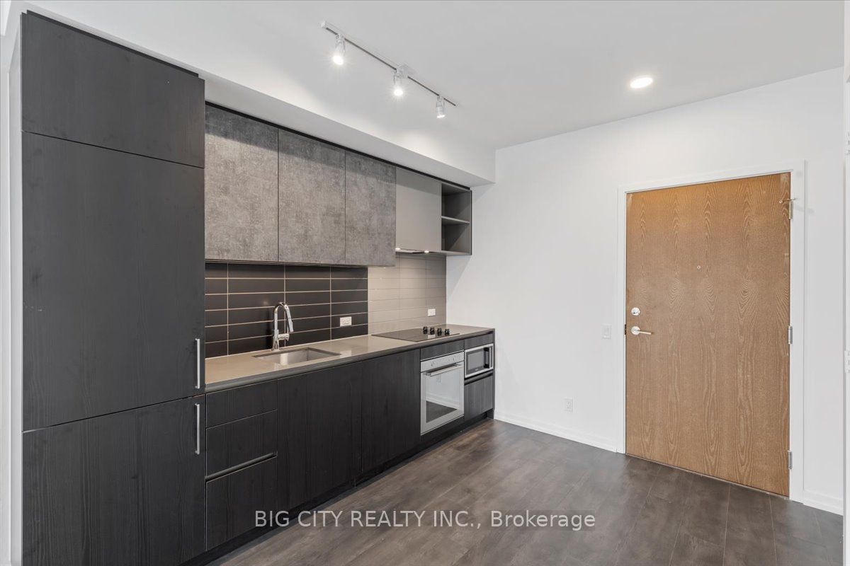 7890 Jane St, unit 5510 for sale