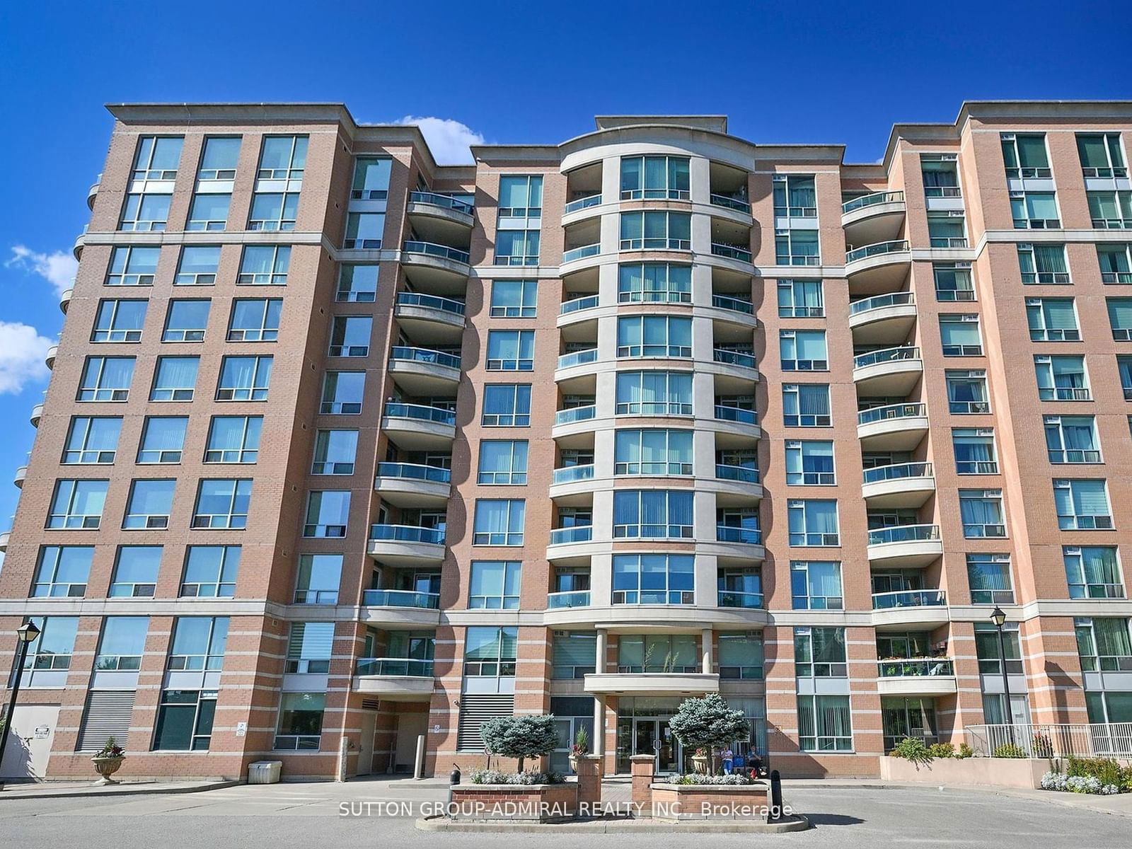 745 New Westminister Dr, unit 411 for sale