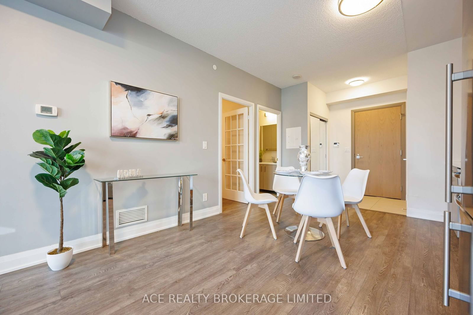 28 Uptown Dr, unit 306 for sale