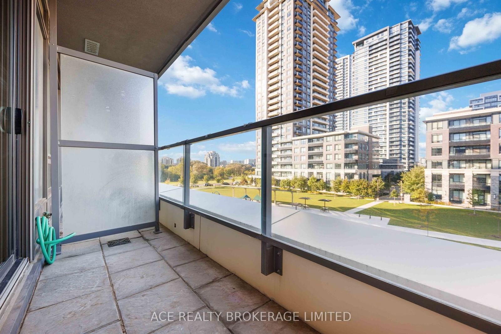 28 Uptown Dr, unit 306 for sale