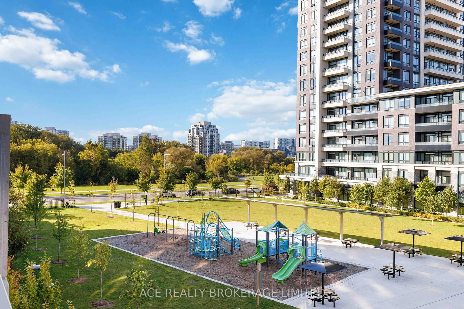 28 Uptown Dr, unit 306 for sale