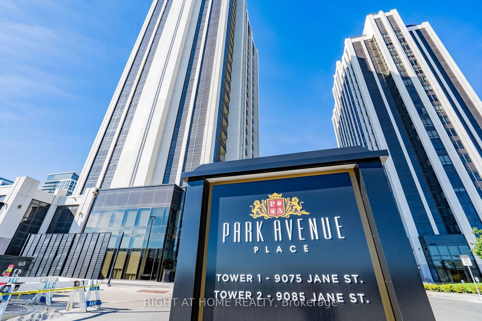 9075 Jane St, unit 2309 for sale