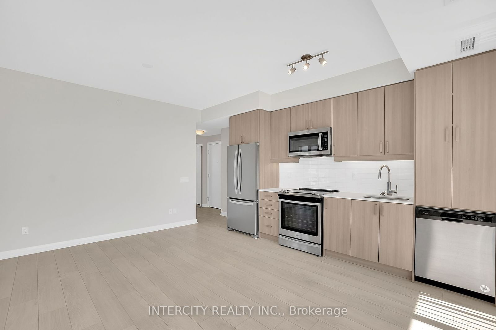 7895 Jane St, unit 2206 for sale