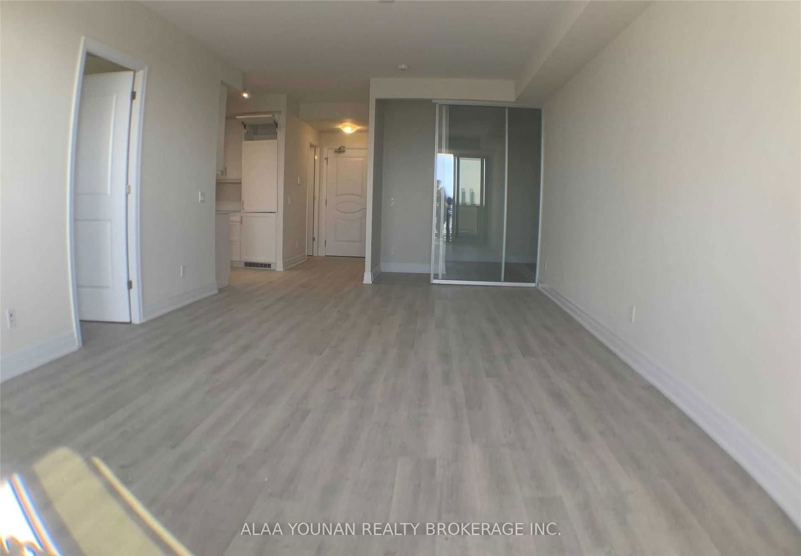 9075 Jane St, unit 509 for rent