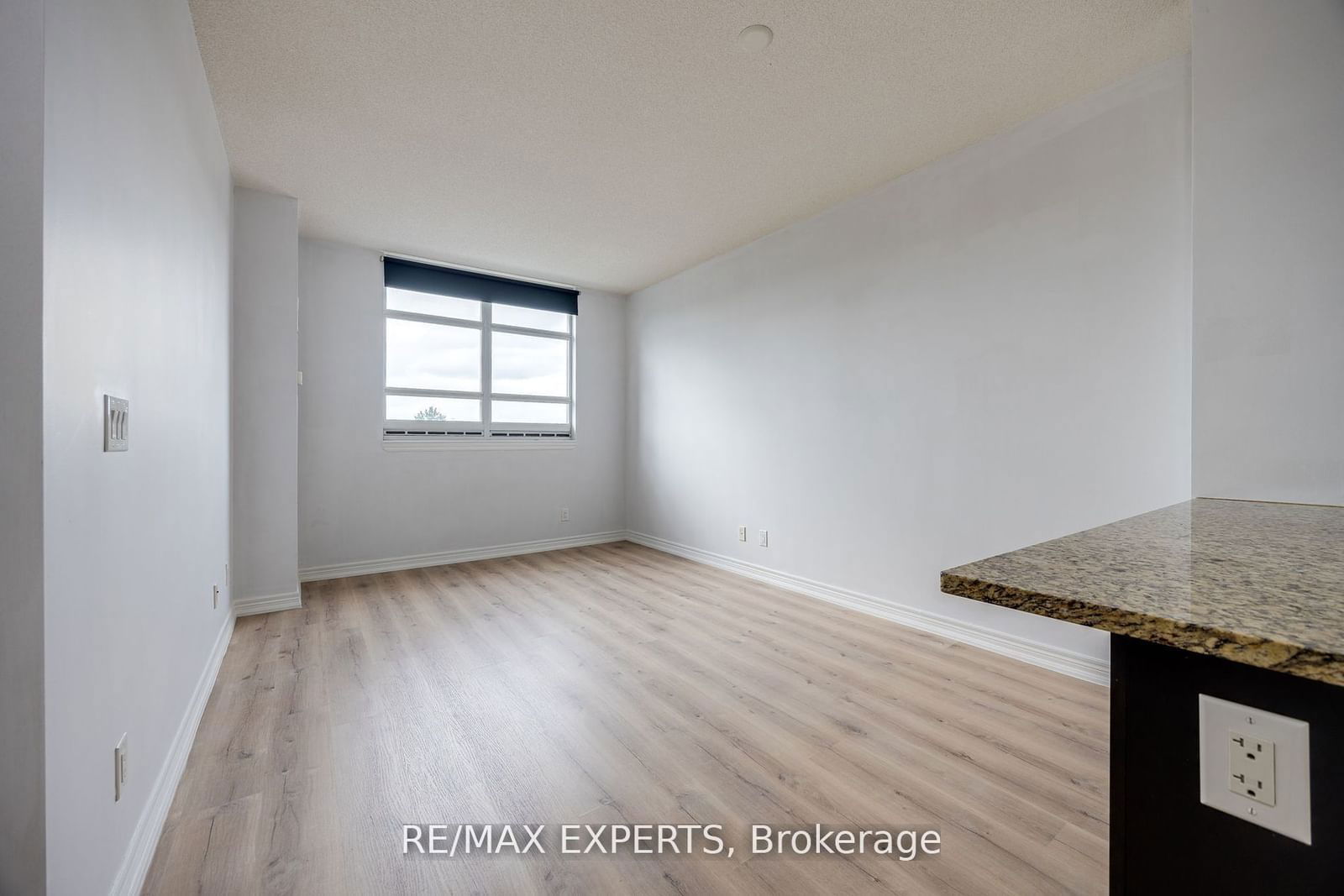 9245 Jane St, unit 414 for rent