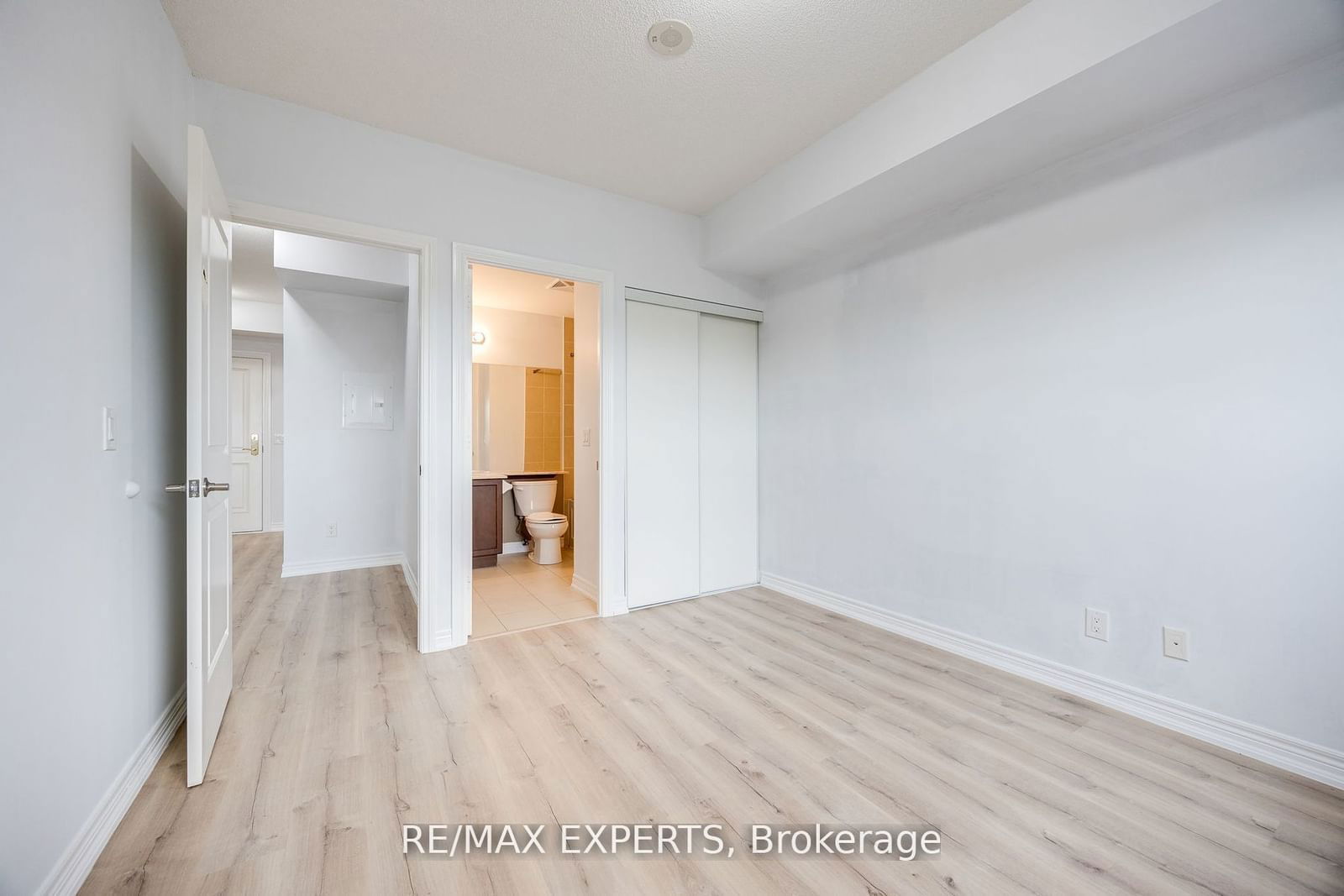 9245 Jane St, unit 414 for rent