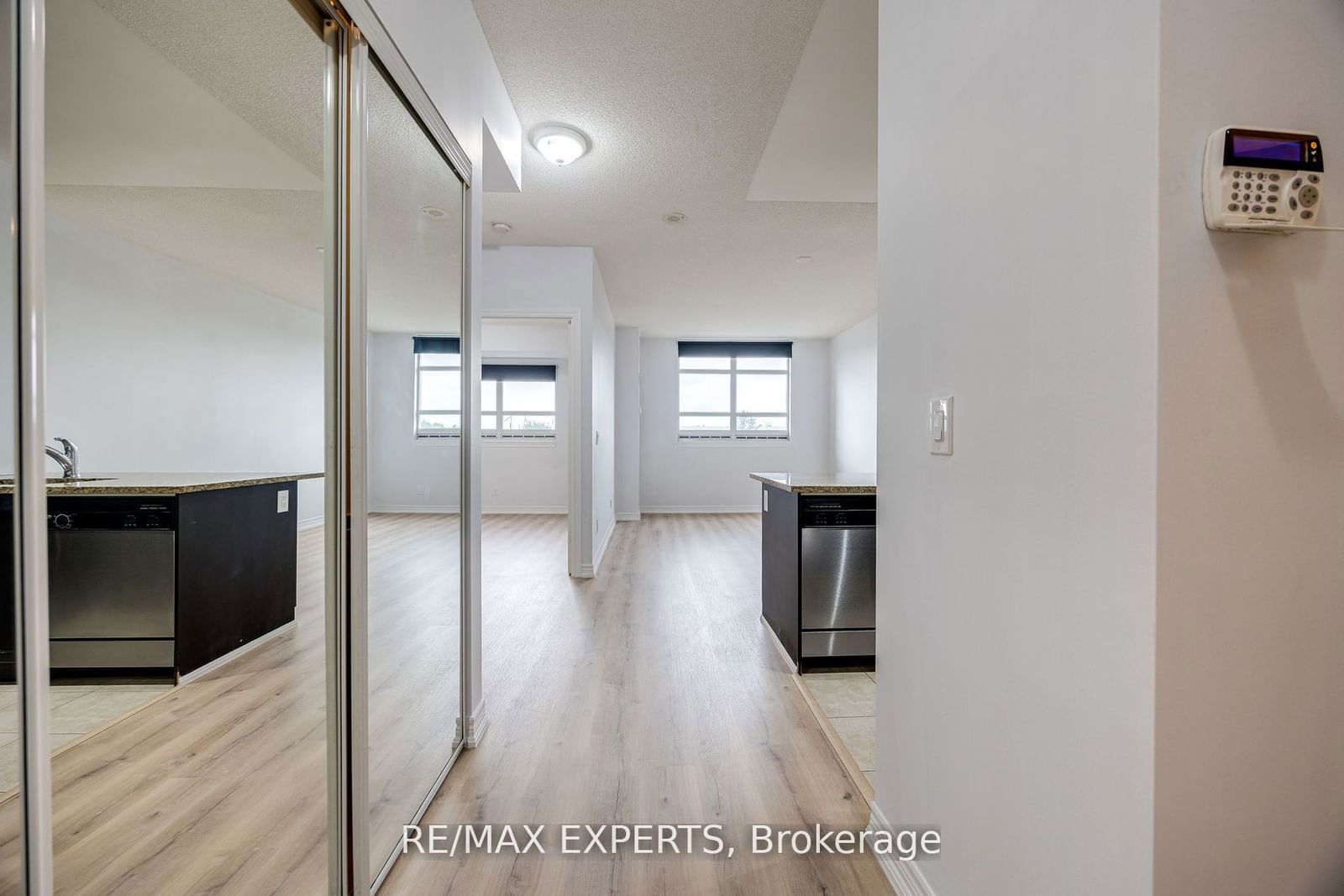 9245 Jane St, unit 414 for rent