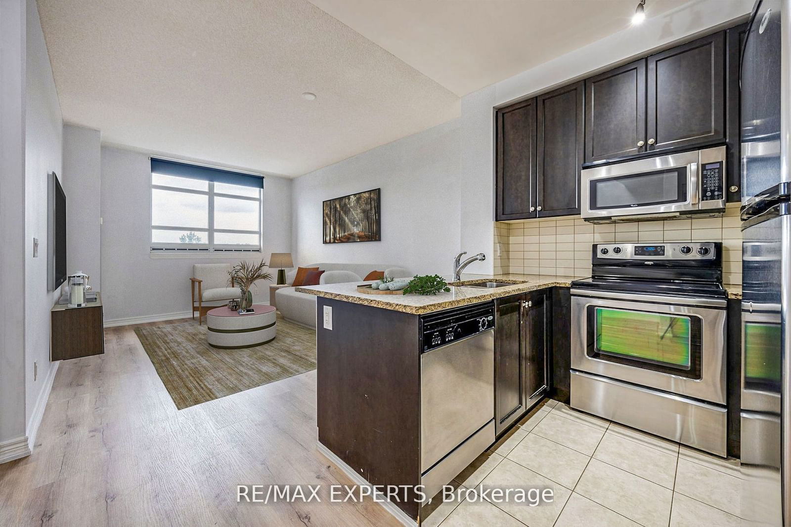 9245 Jane St, unit 414 for rent