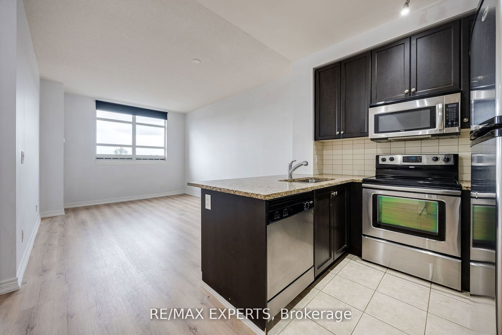 9245 Jane St, unit 414 for rent