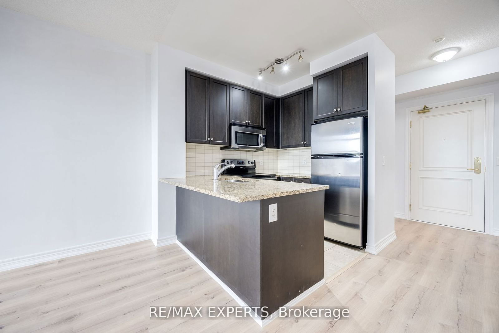 9245 Jane St, unit 414 for rent