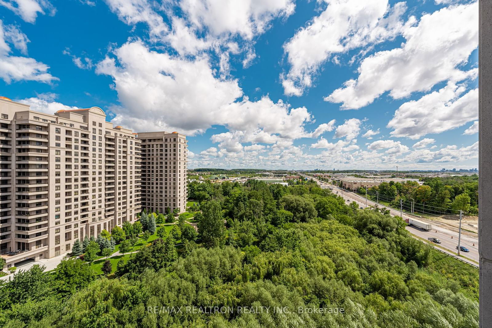 9225 Jane St, unit 1108 for sale