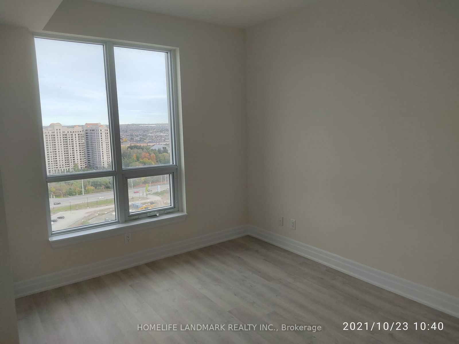 9085 Jane St, unit 2001 for rent