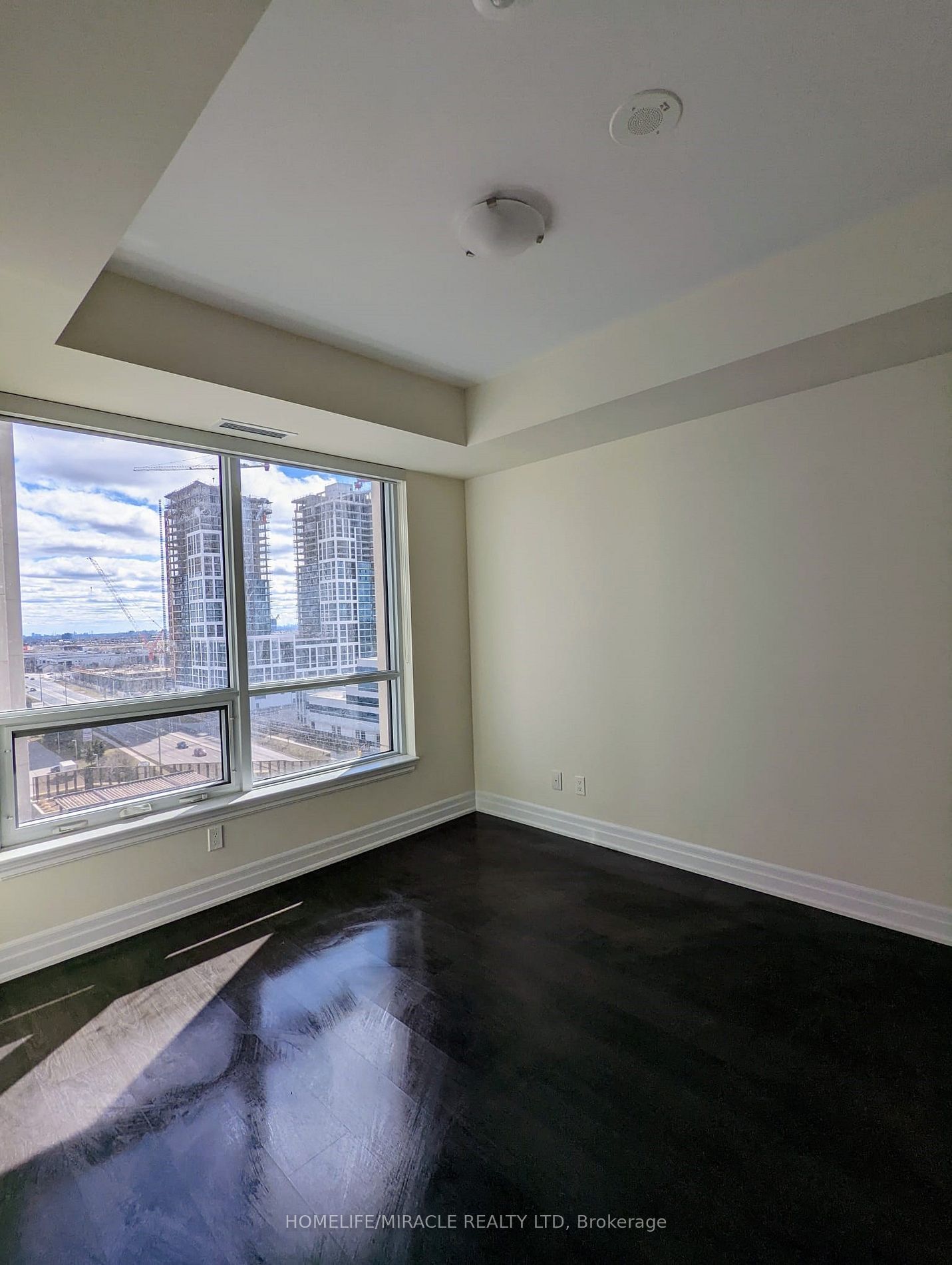 9085 Jane St, unit 1105 for rent