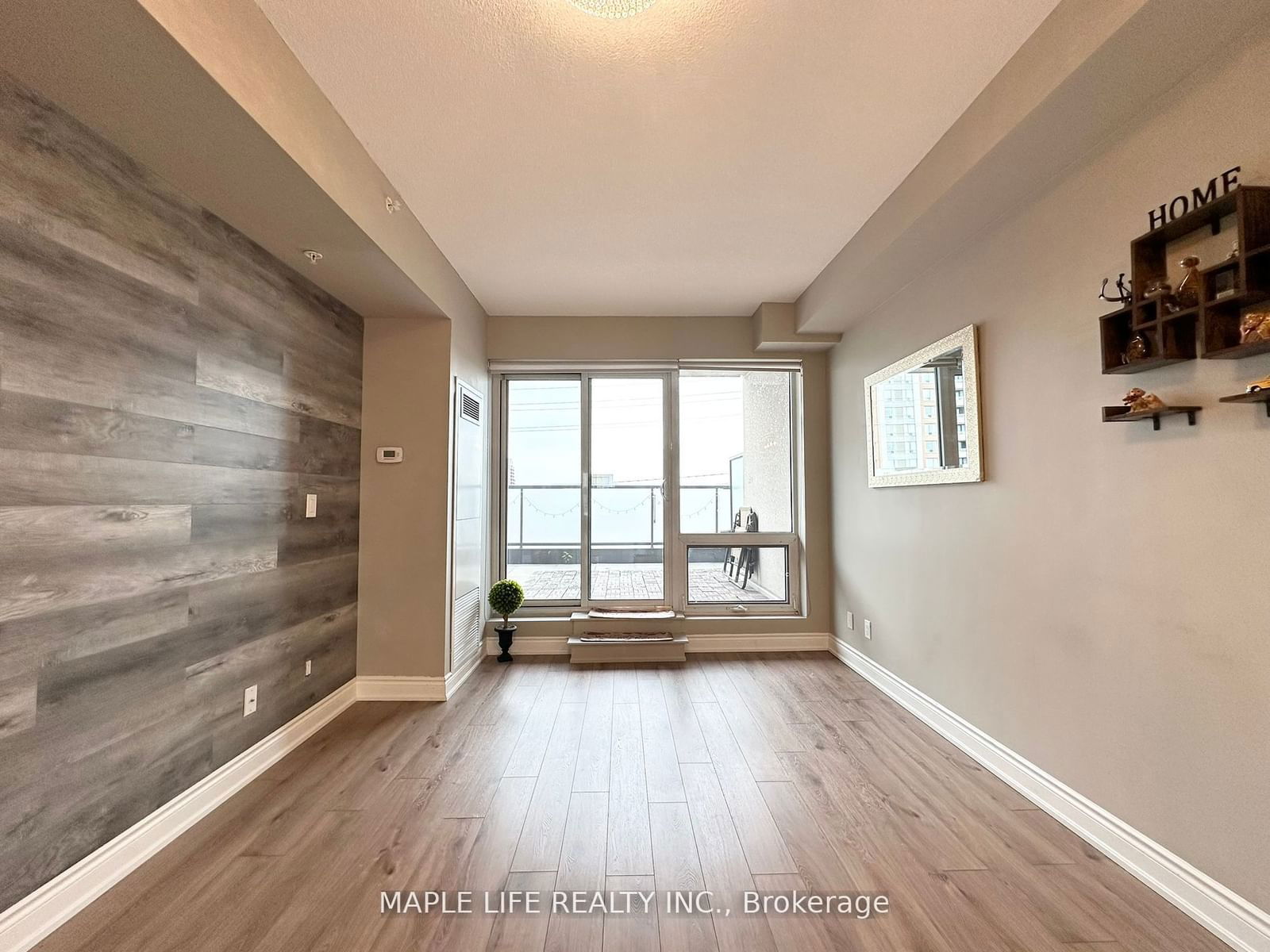 9090 Yonge St, unit 307 for rent