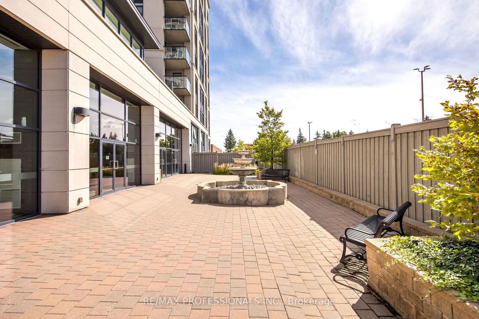 12 Woodstream Blvd, unit 209 for sale