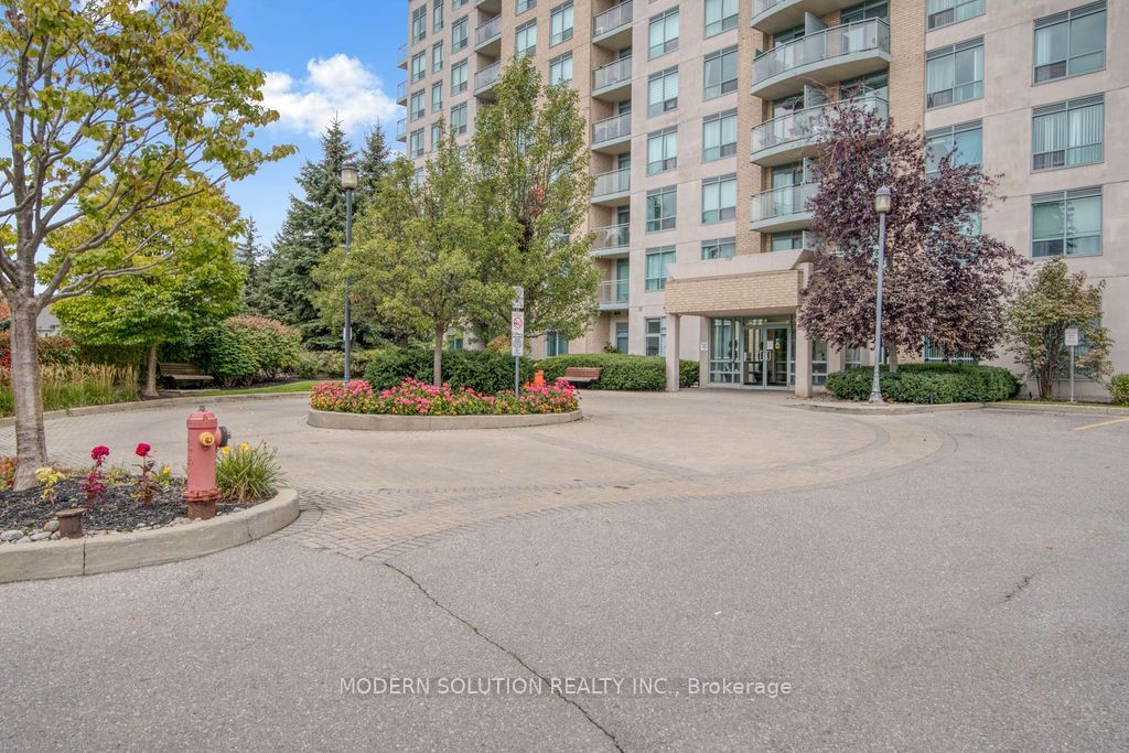 The Gates of Bayview Glen II Condos, Richmond Hill, Toronto